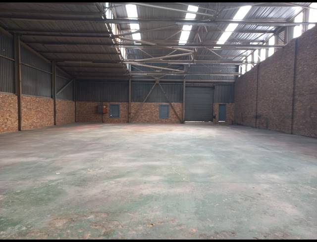 608M² WAREHOUSE TO LET IN JET PARK